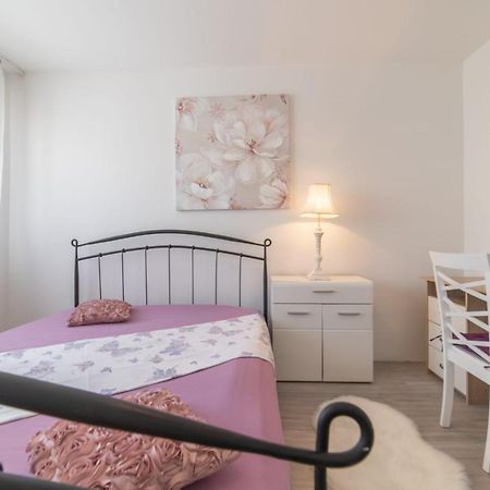 Strawberry Apartment Split Ngoại thất bức ảnh
