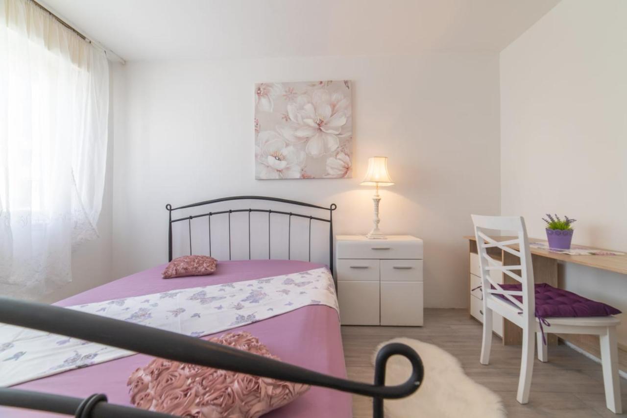 Strawberry Apartment Split Ngoại thất bức ảnh