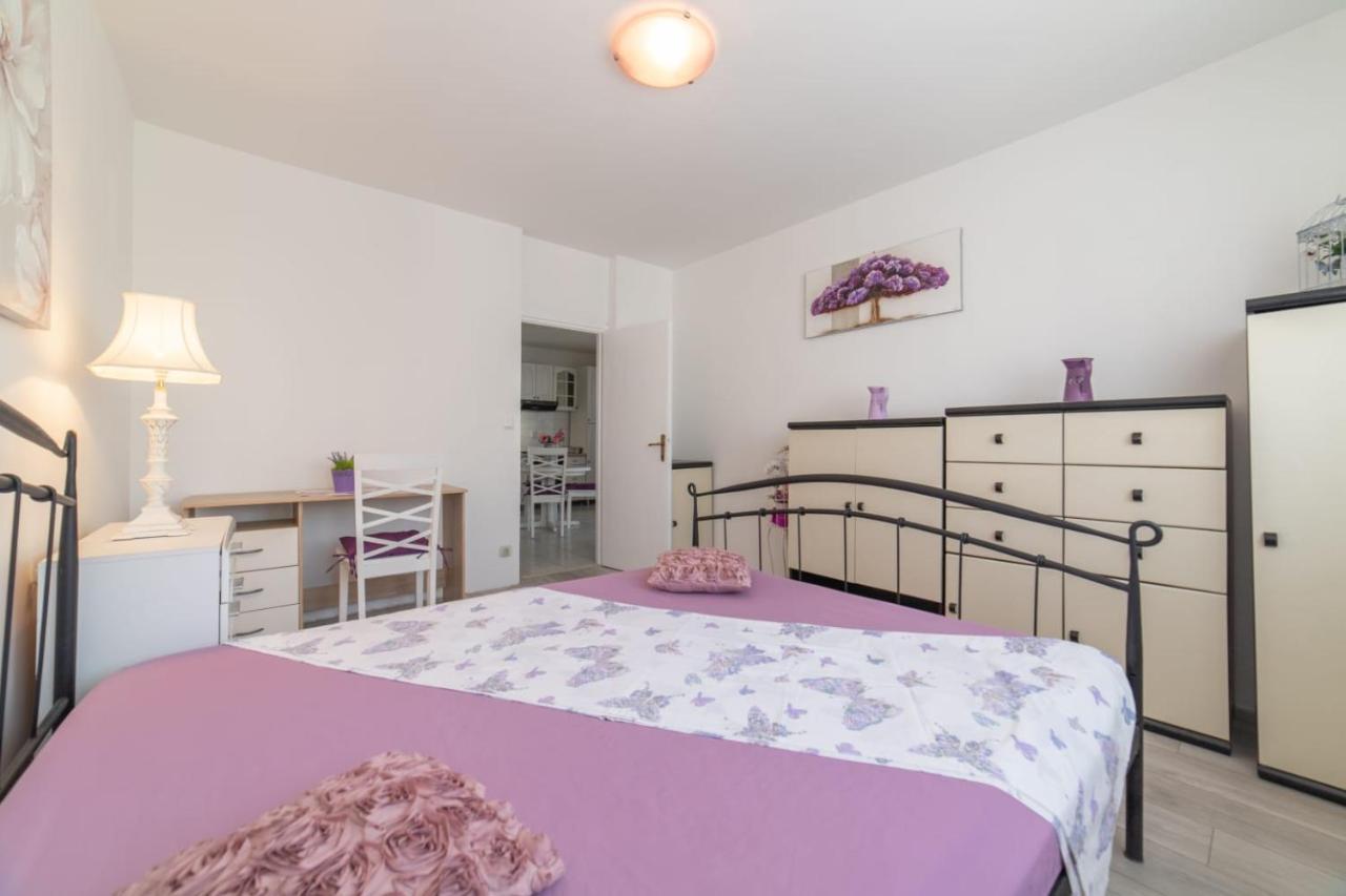 Strawberry Apartment Split Ngoại thất bức ảnh