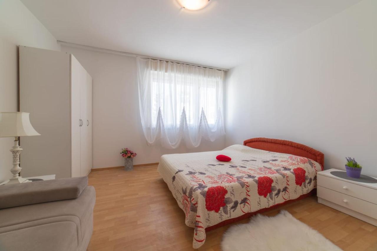 Strawberry Apartment Split Ngoại thất bức ảnh