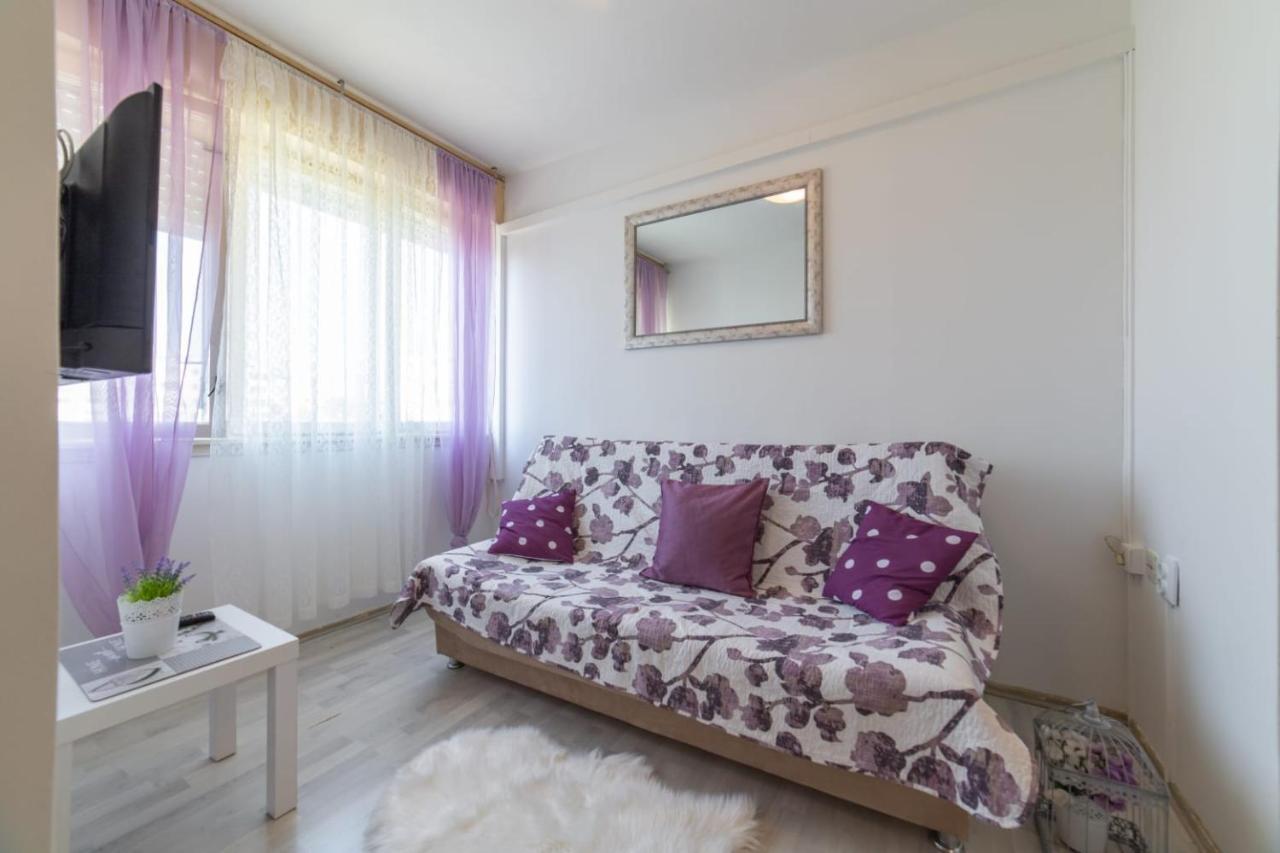 Strawberry Apartment Split Ngoại thất bức ảnh